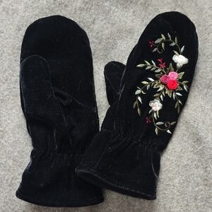 Lauer Black Velvet Mittens With Multicolored Embroidery Soft Dressy And Pretty